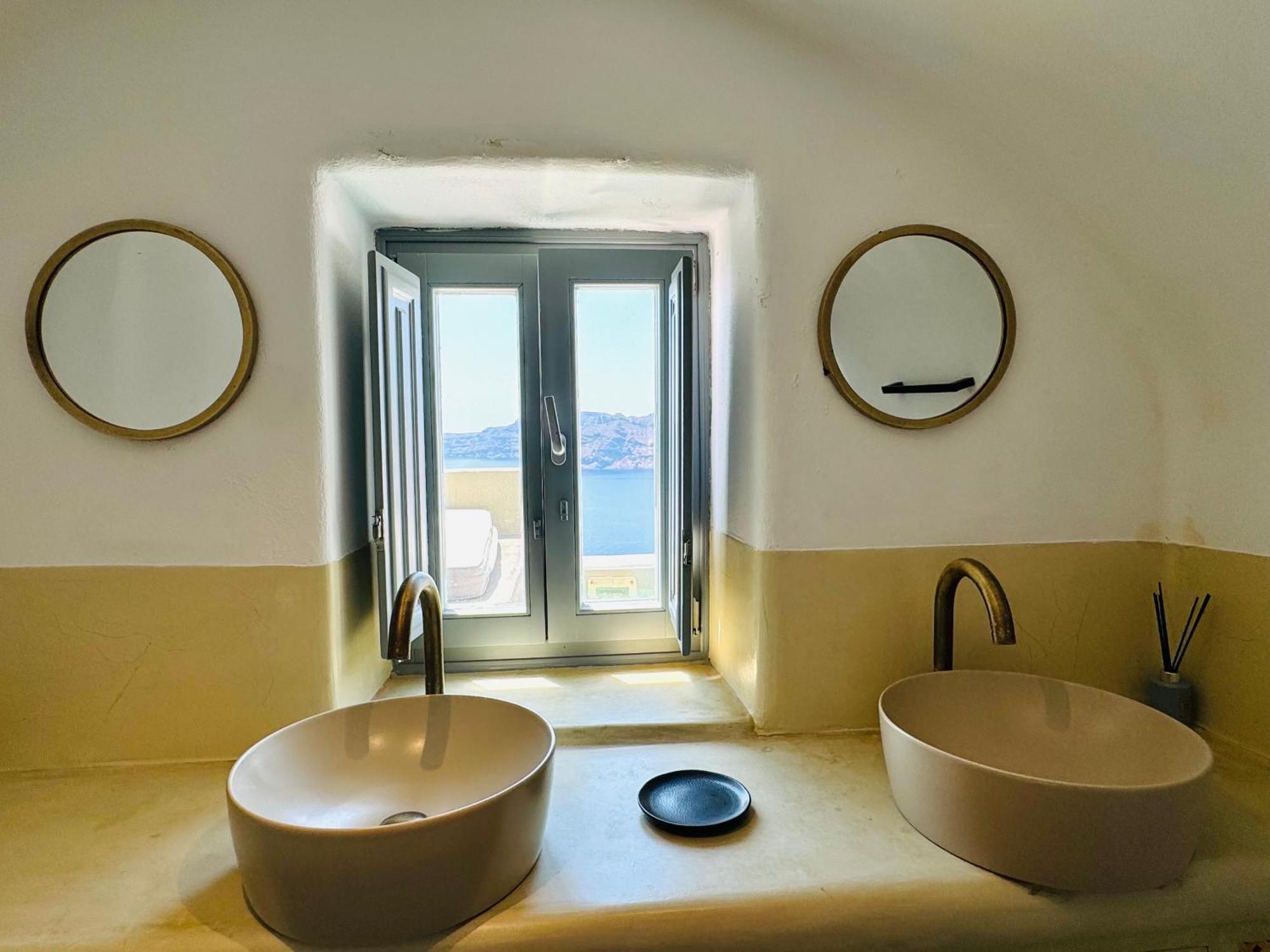 Santoroia Luxury Suites By Caldera Houses Екстериор снимка